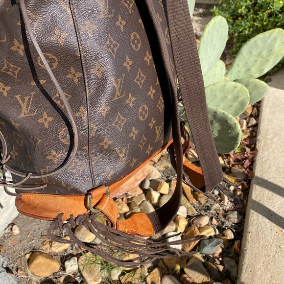 LV Louis Vuitton GM Montsauris Backpack - Picture 4 of 10